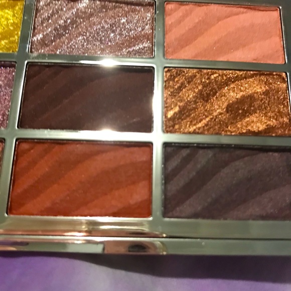 Sold Ciate London - The Velvet Palette. - Picture 3 of 3